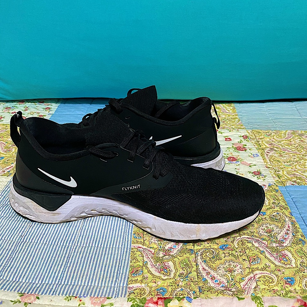 Nike flyknit shoes